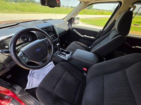 Used 2010 Ford Explorer XLT AWD/4WD image 3