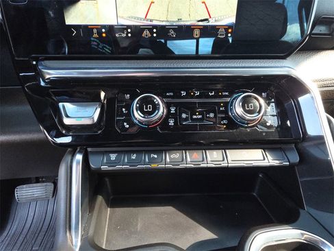 Used 2024 GMC Sierra 2500 Denali w/ Denali Reserve Package image 25