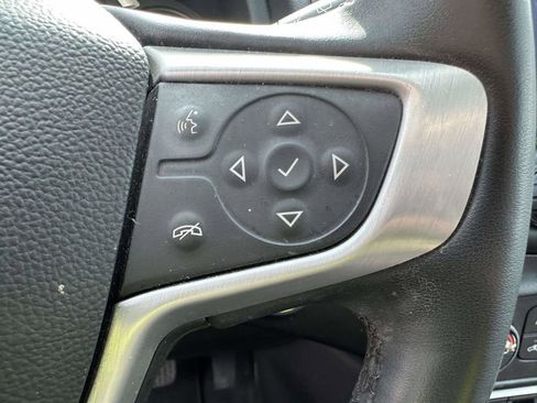 Used 2023 GMC Terrain SLT image 31