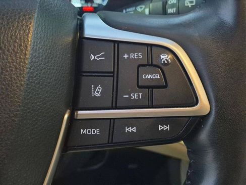 Used 2023 Toyota Highlander Platinum FWD image 14