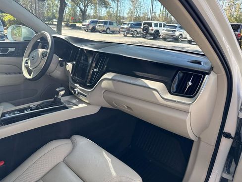 Used 2021 Volvo XC60 T5 Inscription w/ Advanced Package image 17