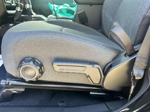 New 2025 Jeep Gladiator Sport image 13