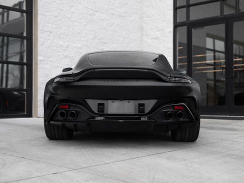 Used 2025 Aston Martin V8 Vantage Coupe image 30