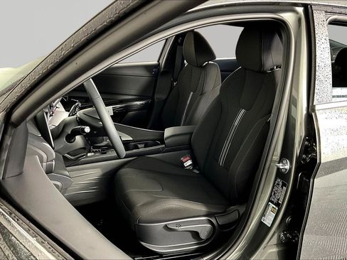 New 2026 Hyundai Elantra SEL Sport FWD image 17