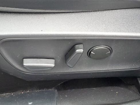 Used 2025 Ford Escape Platinum image 36