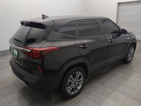 Used 2023 Kia Seltos LX AWD/4WD image 9