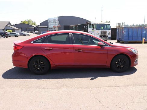 Used 2015 Hyundai Sonata SE FWD image 4