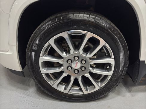 Used 2022 GMC Acadia Denali w/ GMC Pro Grade Package image 10