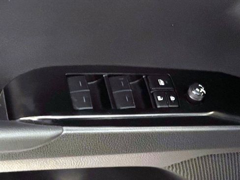 Used 2025 Toyota Camry XLE AWD/4WD image 13