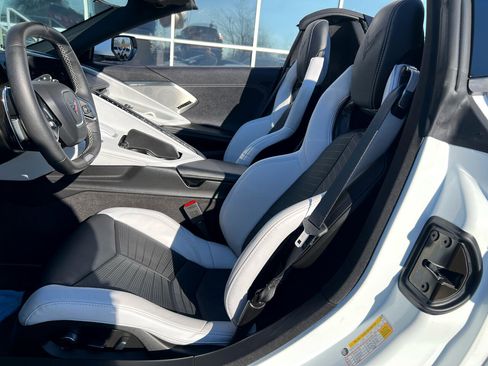 Used 2024 Chevrolet Corvette Z06 image 16