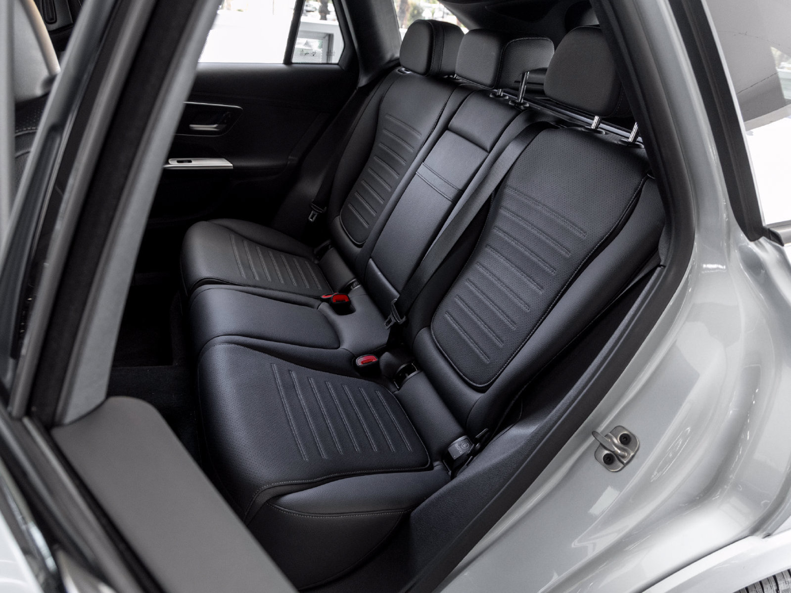 Certified 2026 Mercedes-Benz GLC 300 image 21