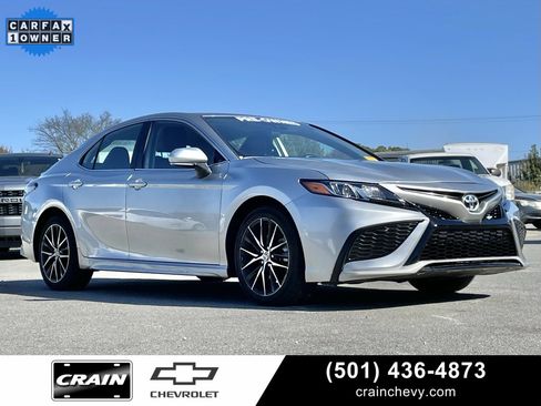 Used 2023 Toyota Camry SE image 1