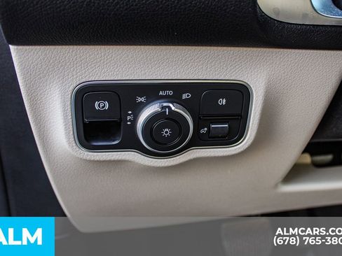 Used 2023 Mercedes-Benz EQB 300 4MATIC image 31