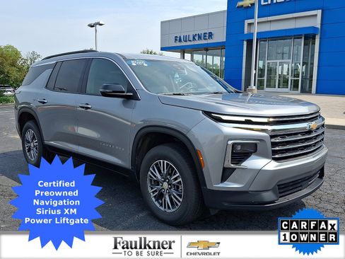 Used 2025 Chevrolet Traverse LT AWD/4WD image 1