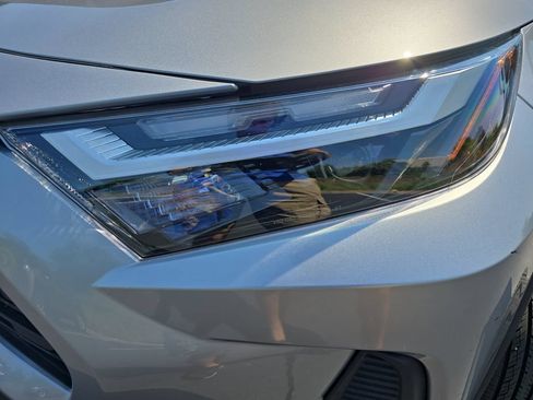 Certified 2025 Toyota RAV4 LE AWD/4WD image 33