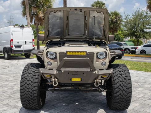 Used 2017 Jeep Wrangler Unlimited Sahara AWD/4WD image 34