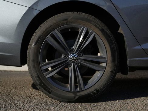 Used 2023 Volkswagen Jetta SE FWD image 11