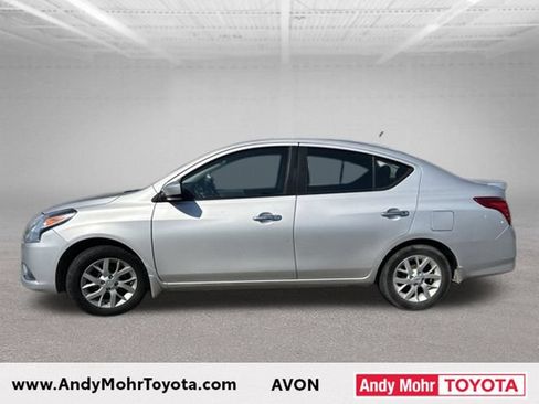 Used 2017 Nissan Versa SV w/ SV Special Edition Package FWD image 5