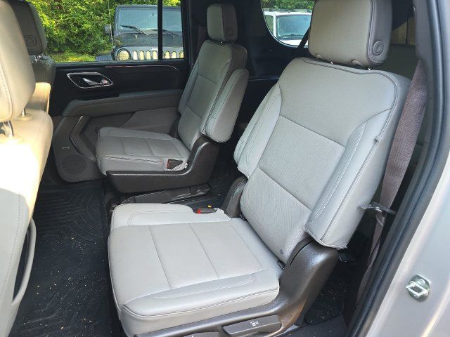 Used 2023 GMC Yukon XL SLT w/ SLT Luxury Package AWD/4WD image 26