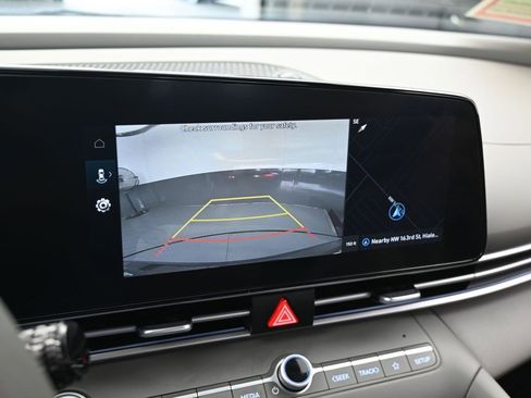 Used 2024 Hyundai Elantra SEL image 22