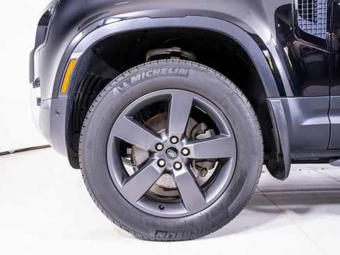 Used 2022 Land Rover Defender 90 S image 9