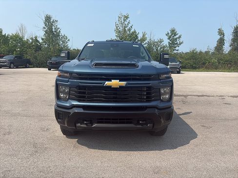 New 2026 Chevrolet Silverado 2500 Custom w/ Custom Convenience Package AWD/4WD image 10