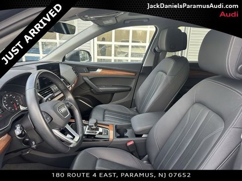 Used 2023 Audi Q5 2.0T Premium w/ Convenience Package image 7