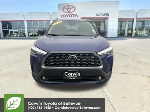Used 2023 Toyota Corolla Cross XLE w/ Convenience Package image 8