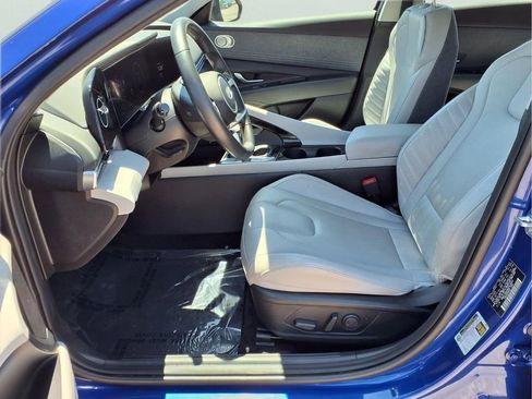 Used 2025 Hyundai Elantra Limited FWD image 20