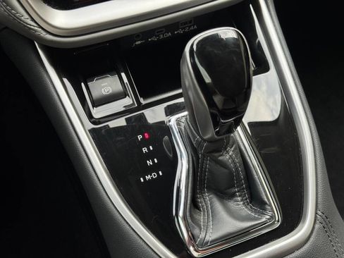 Used 2024 Subaru Outback Premium AWD/4WD image 31