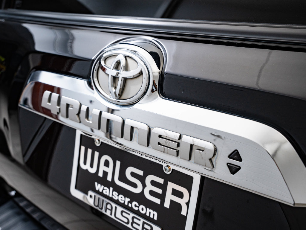 Used 2019 Toyota 4Runner Limited AWD/4WD image 18