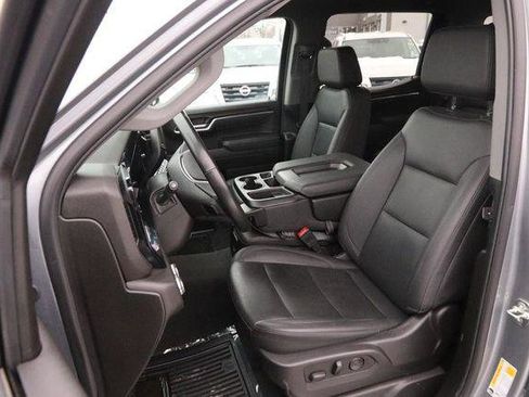 Used 2025 GMC Sierra 1500 SLT image 8