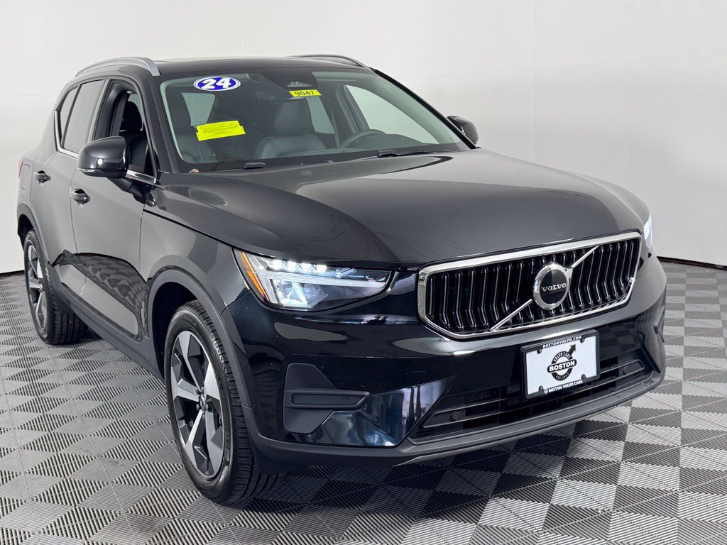 Certified 2024 Volvo XC40 B5 Core AWD/4WD image 3