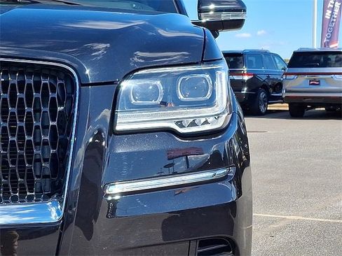 Certified 2023 Lincoln Navigator L Reserve image 9