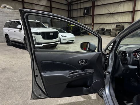 Used 2015 Nissan Versa Note SV image 11