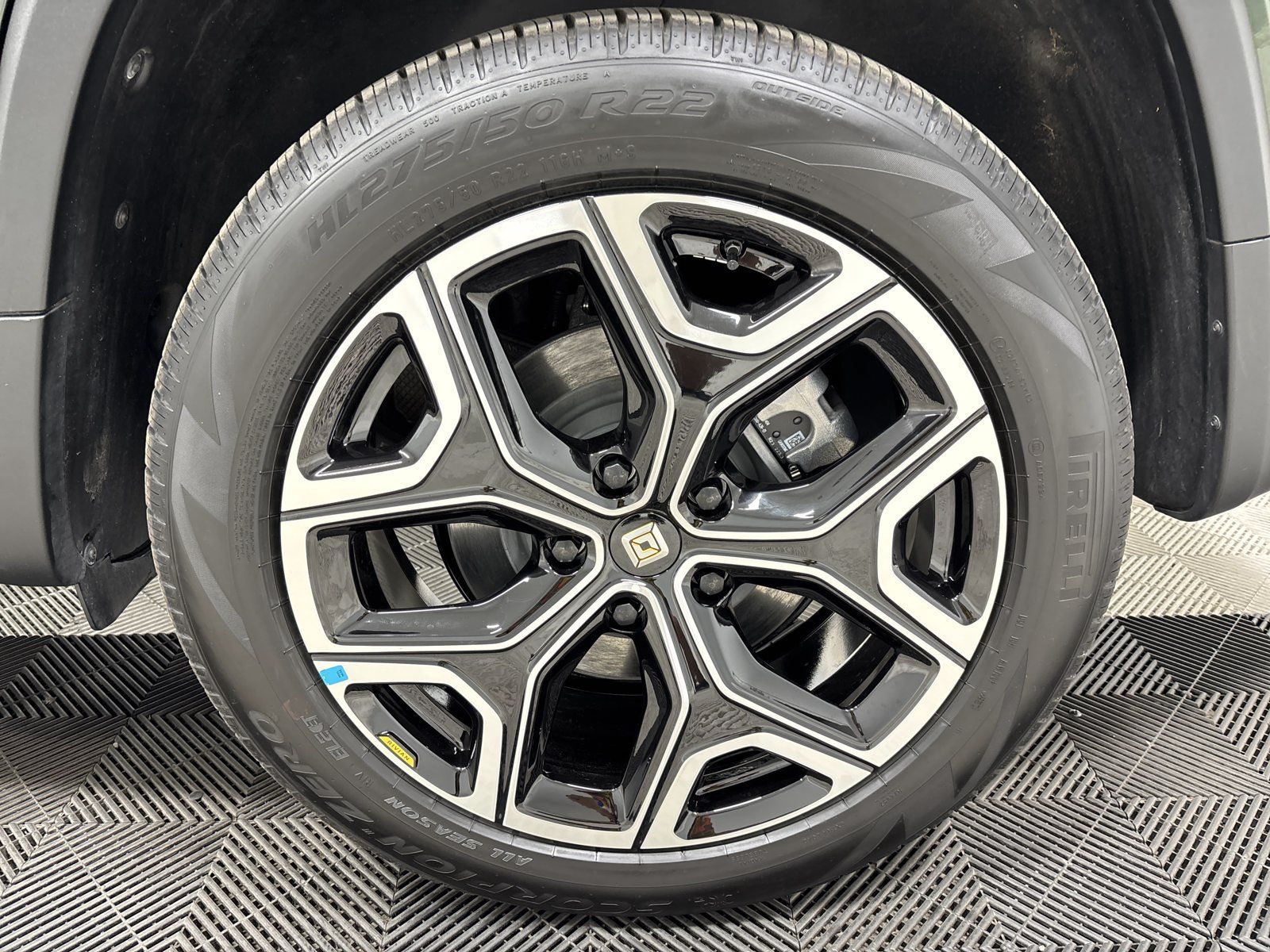 Used 2024 Rivian R1T Adventure Dual AWD/4WD image 10