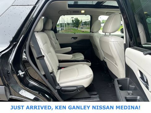 Certified 2023 Nissan Pathfinder SL w/ SL Premium Package AWD/4WD image 22