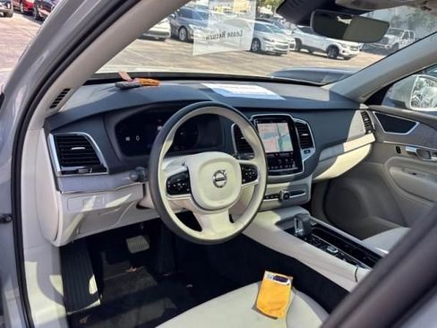 Used 2025 Volvo XC90 T8 Plus w/ Protection Package Premier AWD/4WD image 3