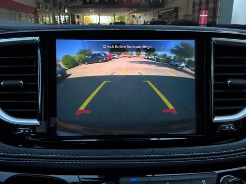 Used 2023 Chrysler Pacifica Touring-L FWD image 39