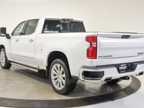 Used 2021 Chevrolet Silverado 1500 High Country w/ Technology Package image 9