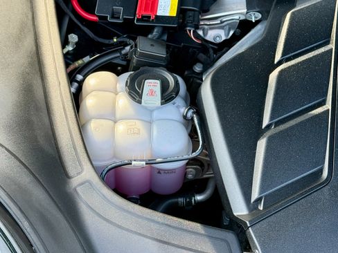 Used 2022 Porsche Cayenne Platinum Edition image 53