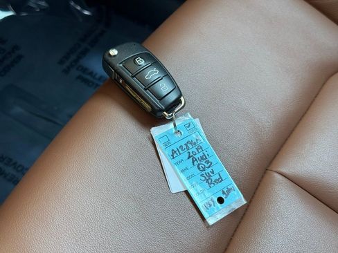 Used 2019 Audi Q3 2.0T Prestige w/ Prestige Package image 39