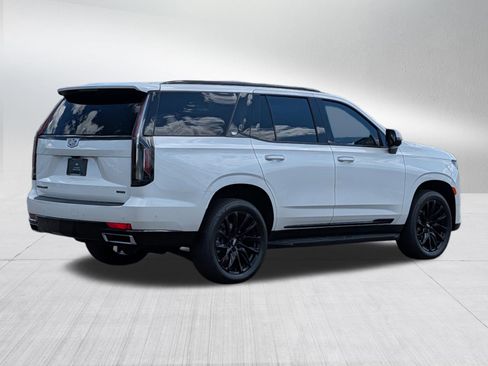 Used 2024 Cadillac Escalade Premium Luxury w/ Performance Package AWD/4WD image 5