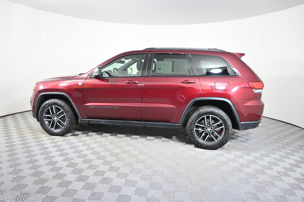 Used 2017 Jeep Grand Cherokee Trailhawk w/ Trailhawk Luxury Group AWD/4WD image 3