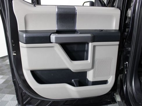 Used 2020 Ford F150 XLT image 28