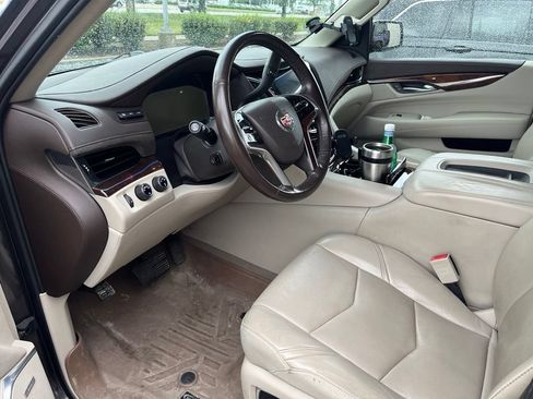 Used 2015 Cadillac Escalade ESV Luxury AWD/4WD image 6