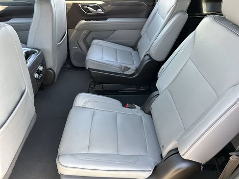 Used 2023 GMC Yukon XL SLT w/ SLT Premium Package AWD/4WD image 26