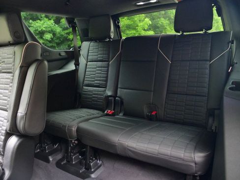 Used 2026 Cadillac Escalade Platinum Sport w/ LPO, ONYX Package AWD/4WD image 38