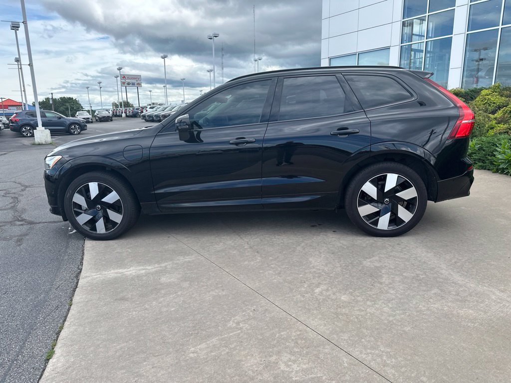 Certified 2025 Volvo XC60 T8 Plus w/ Protection Package Premier AWD/4WD image 8