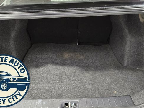 Used 2020 Nissan Versa SR image 27